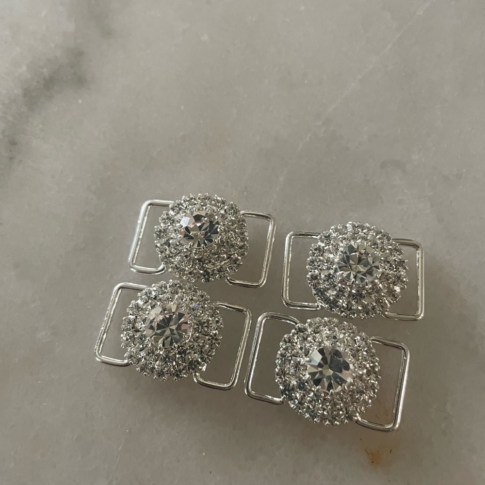 Bikini connectors